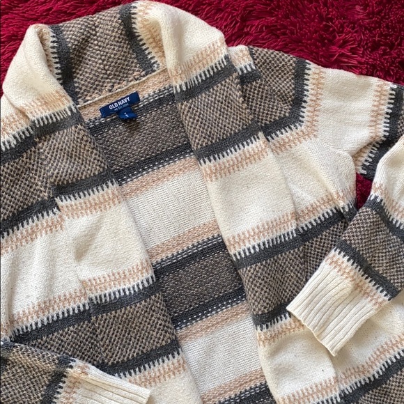 Old Navy grey and cream cardigan - Picture 2 of 16